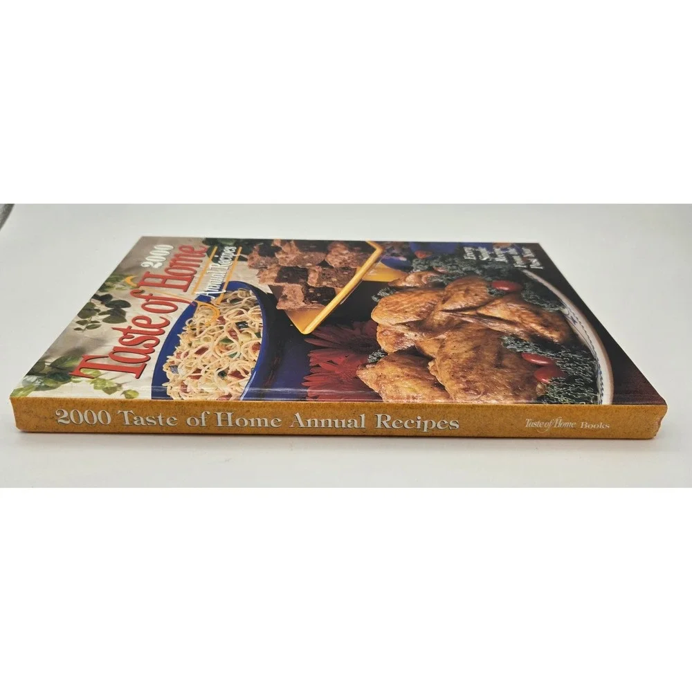 2000 Taste‎ of Home Annual Recipes Hardcover Book Used Cookbook